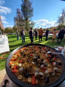 Why Does Your Corporate Event Need a Paella Catering Service?